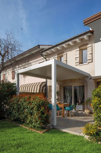 pergola bioclimatica giardino