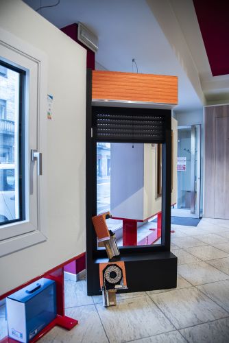 showroom cassonetto coibentato con tapparella