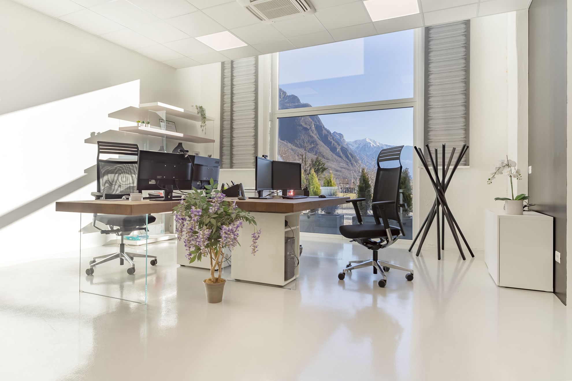 ufficio con finestra