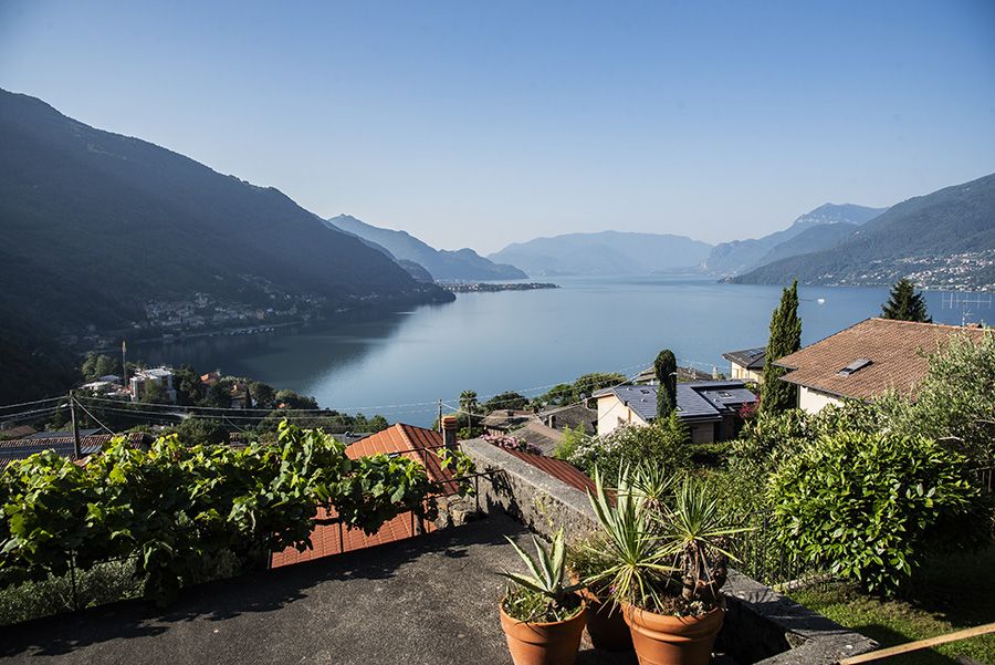vista sul lago