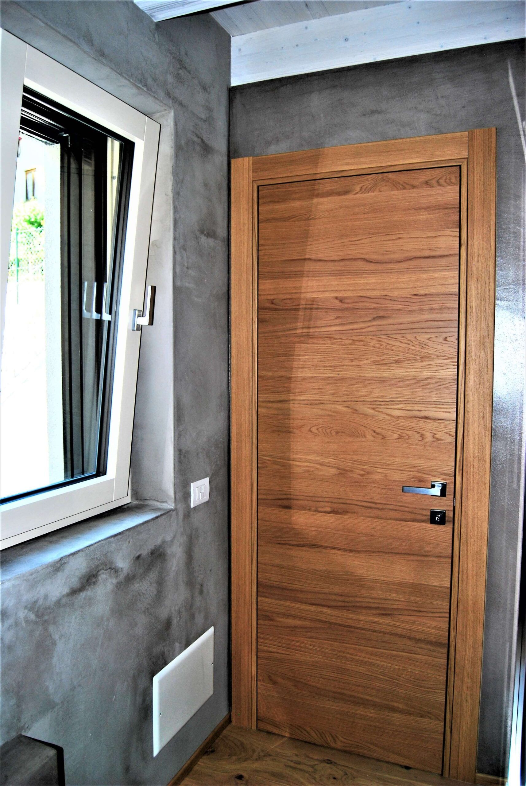 serramento trapezoidale vistro da interno