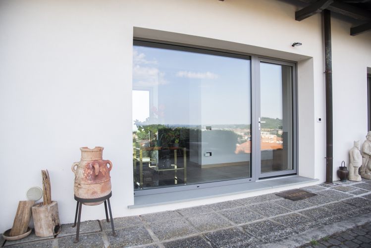 casa con vetrata