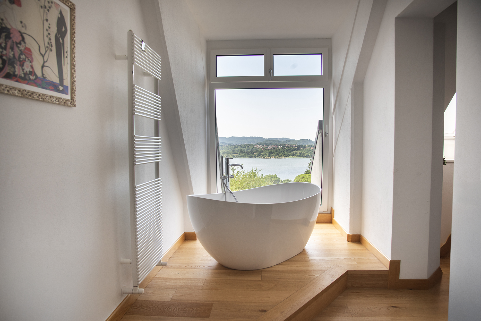 vasca da bagno con vista