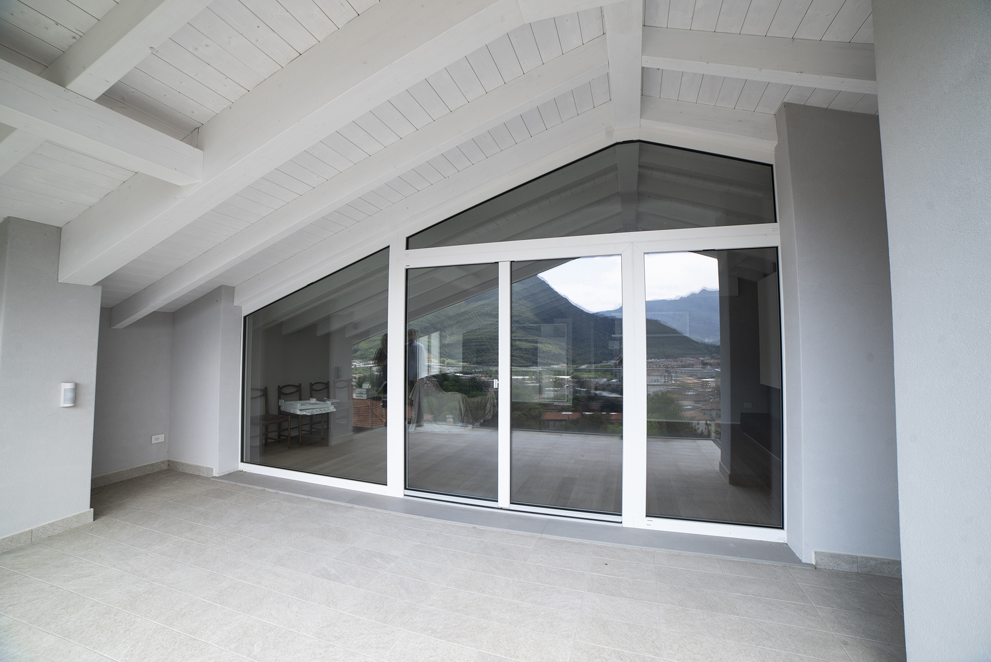 terrazza con vetrata