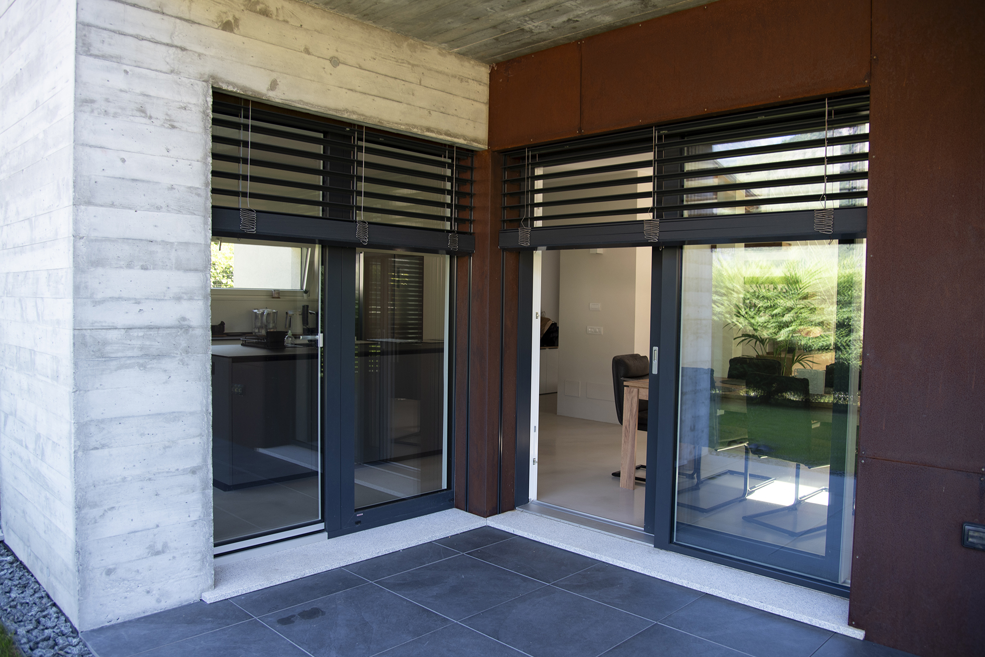 porte finestre su giardino