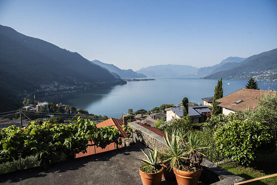 vista sul lago