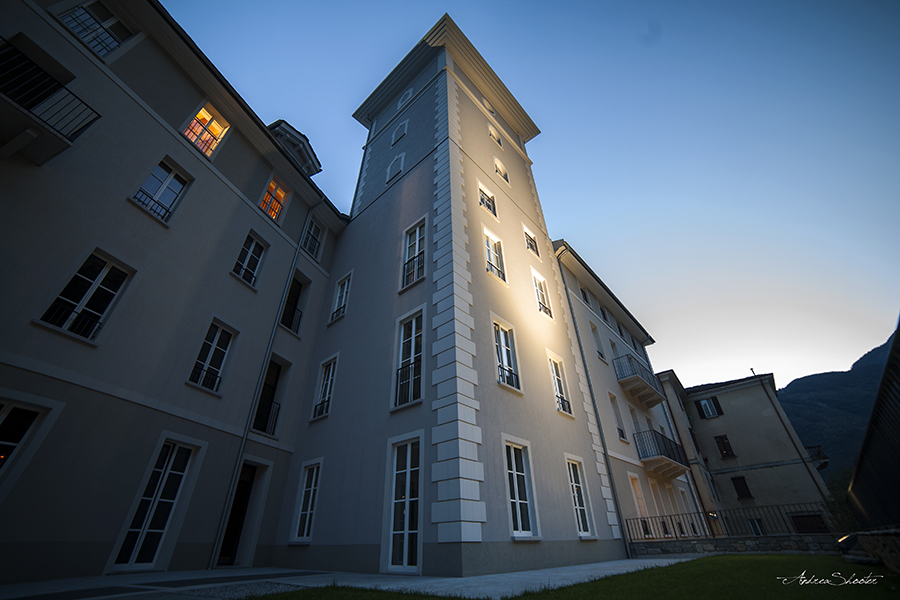 residenza sul mera con luci notturne