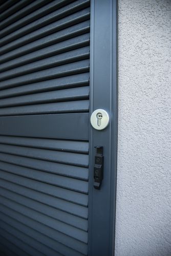 particolare persiane con serratura