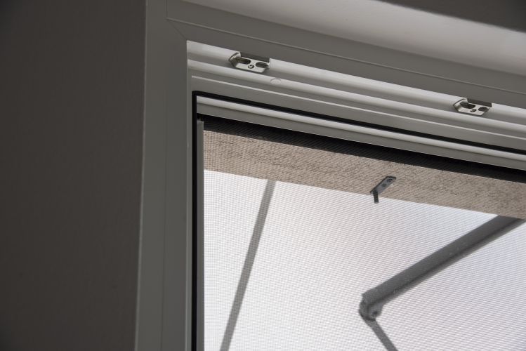 finestra con zanzariera