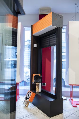 showroom cassonetto coibentato con tapparella