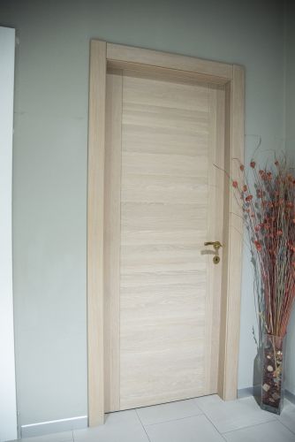 porta legno con pianta finta