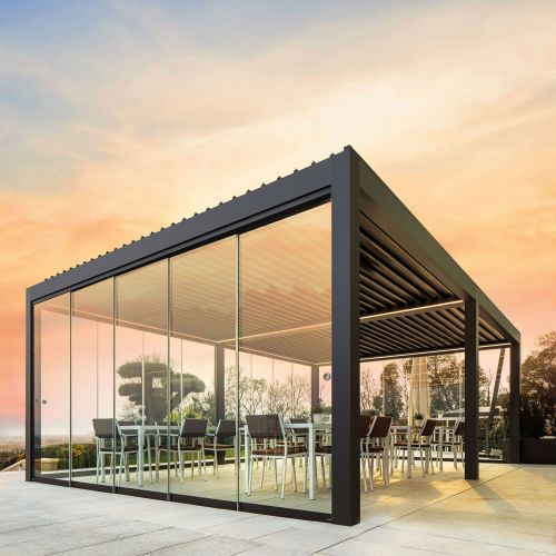 pergola bioclimatica  tramonto con vetro chiusura