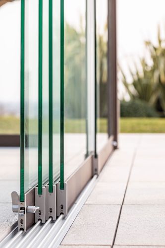 pergola bioclimatica vetro scorrimento per chiusura