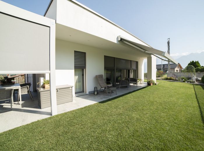 casa singola con frangisole