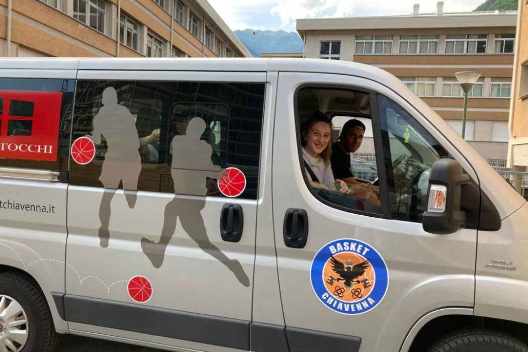 pulmino basket chiavenna sponsorizzato da martocchi