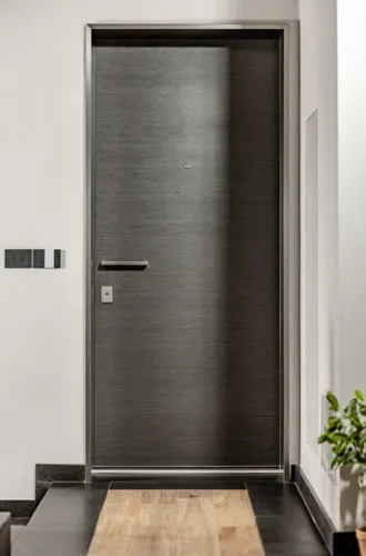 porta blindata grigia