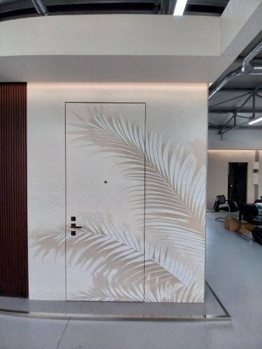 porta interna con decorazione